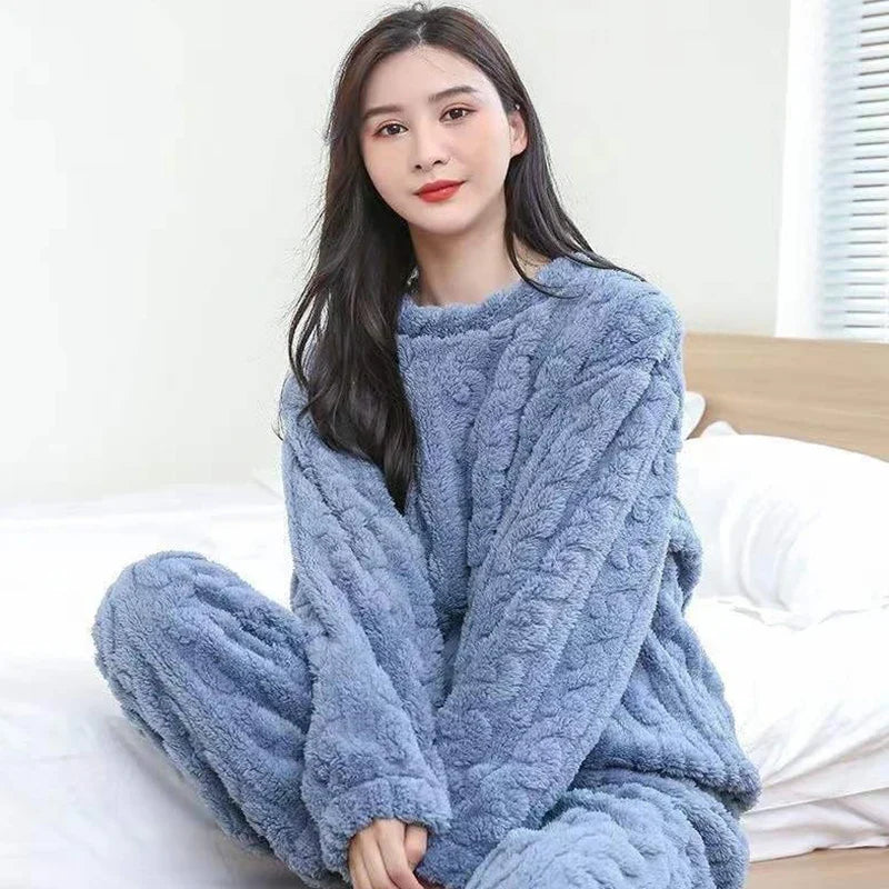 Women's 2-Piece Pyjama Set with Long Sleeve Top and Matching Pants