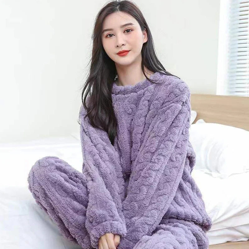 Women's 2-Piece Pyjama Set with Long Sleeve Top and Matching Pants